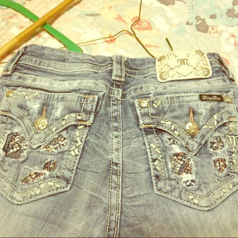 Miss Me Cropped Capris Sz 28
